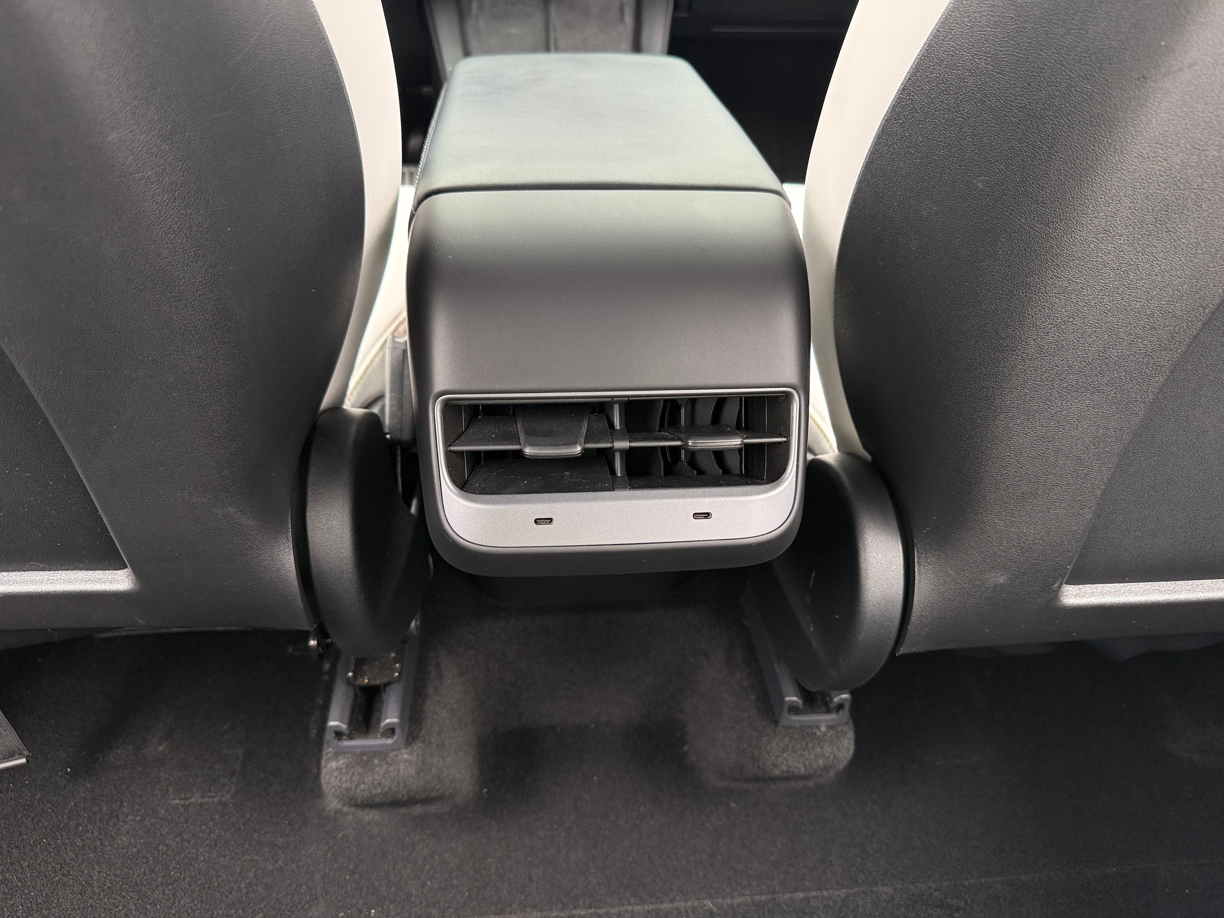 tesla model y 2022 7SAYGDEFXNF308792 image tesla model y 2022 7SAYGDEFXNF308792 image
